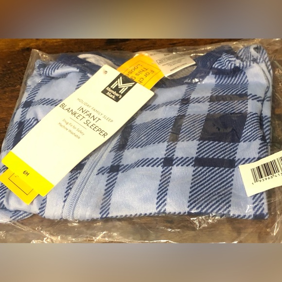 Baby Boy’s Holiday Blanket Sleeper Footie Pajamas Size 6 Months New With Tags - Picture 2 of 7